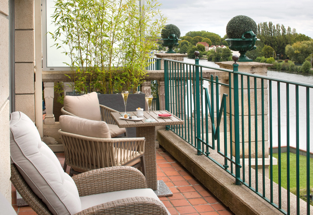 balcony