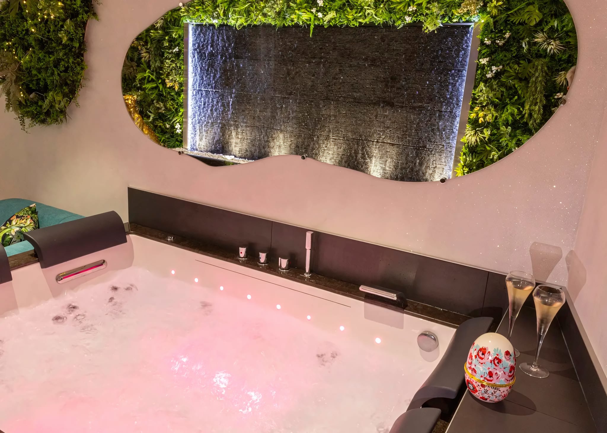 An 800m² Spa on the Banks of the Yonne