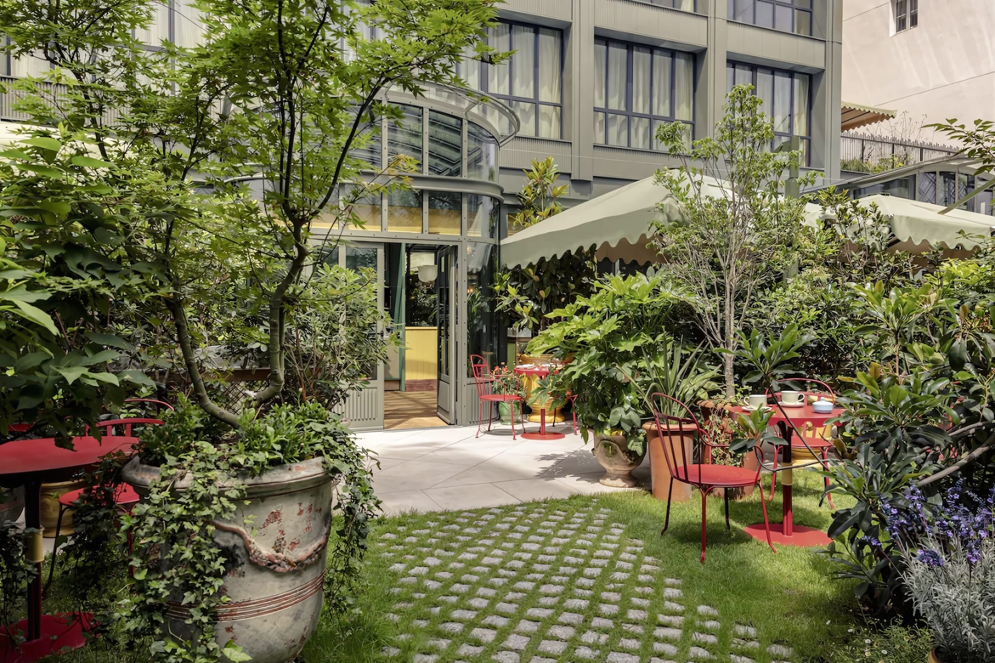 Rooftop Bar Above the 9th Arrondissement