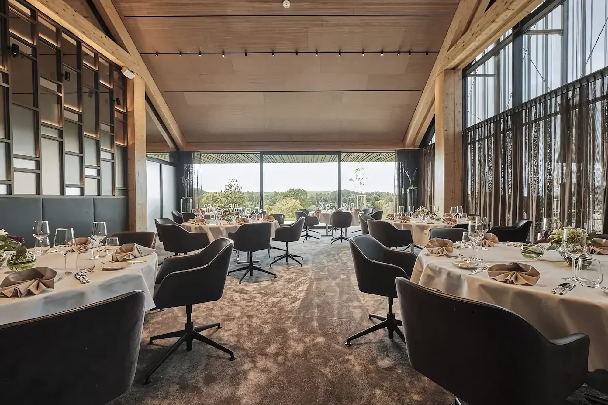 Two Michelin Stars at ÖSCH NOIR