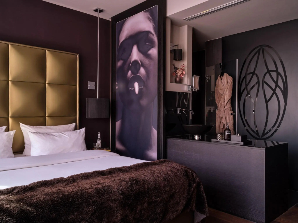 guest_rooms