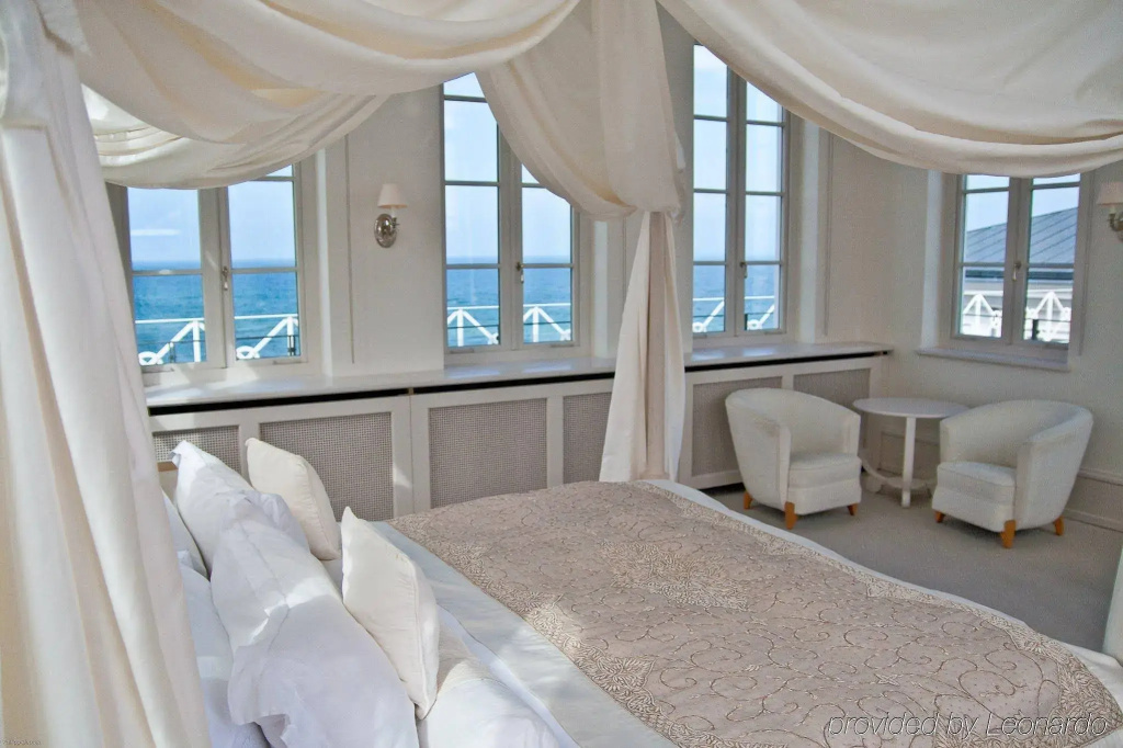 guest_rooms