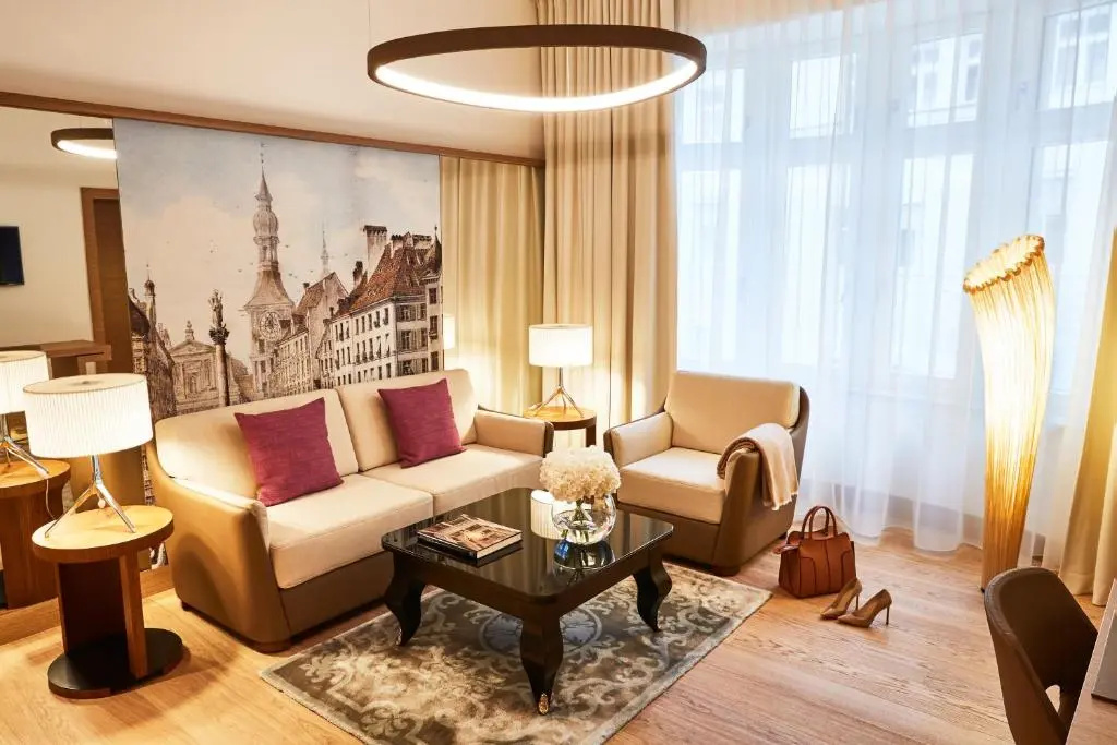 hotel_rooms