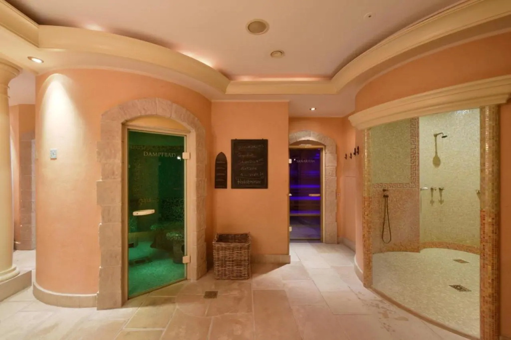 hotel_rooms