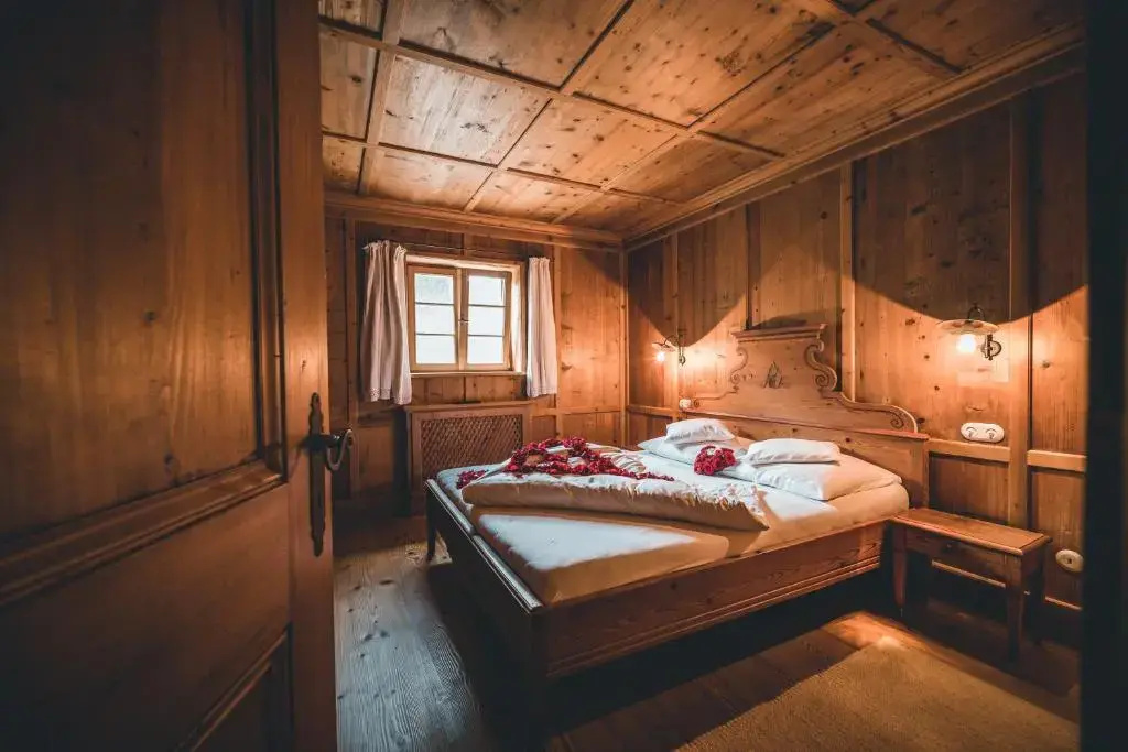 guest_rooms