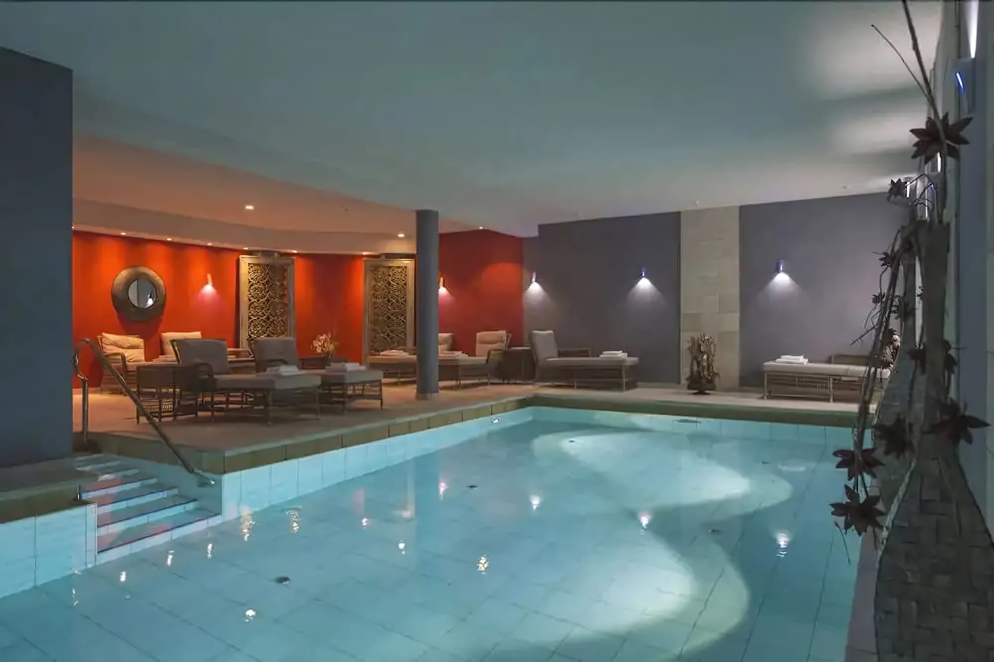 Sauna, Steam Bath and Indoor Pool for Downtime