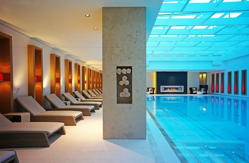hotel_rooms