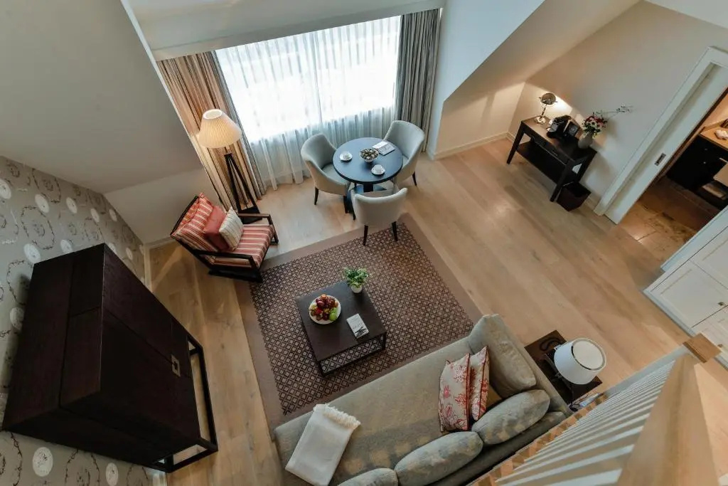 hotel_rooms