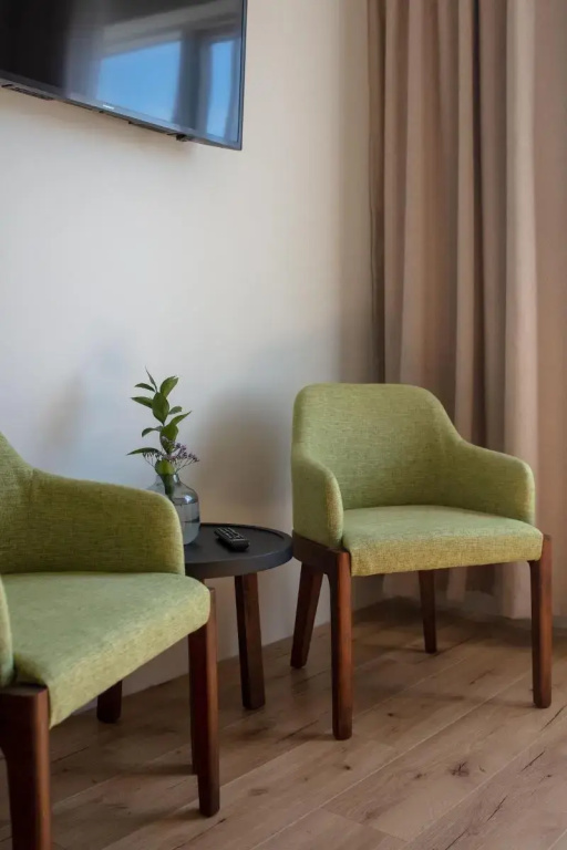 hotel_rooms