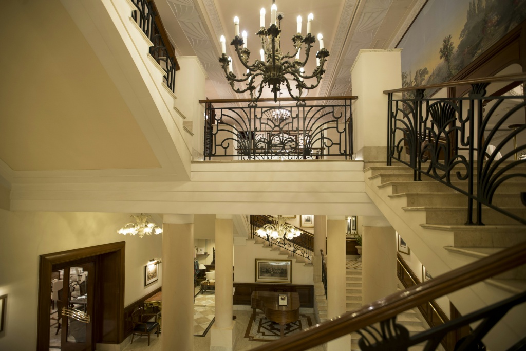 hotel_rooms