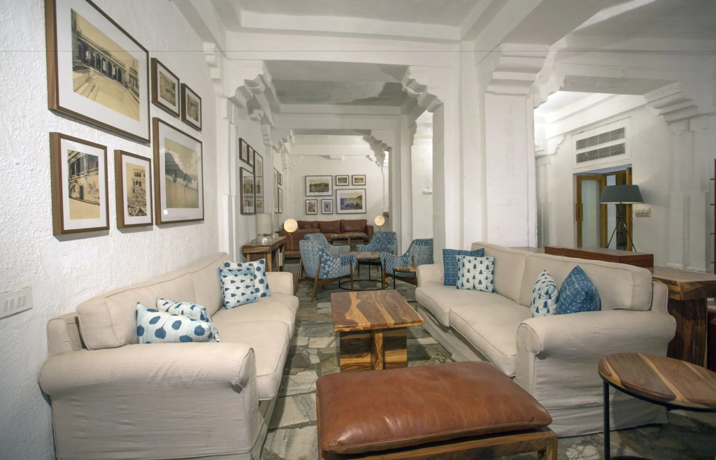 lobby