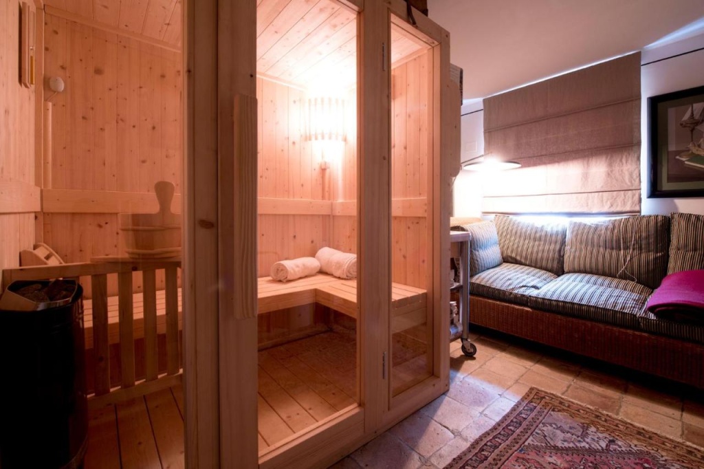 guest_rooms