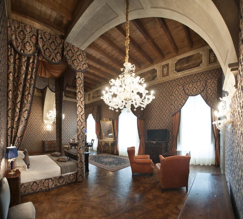 guest_rooms