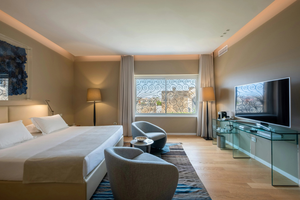 guest_rooms