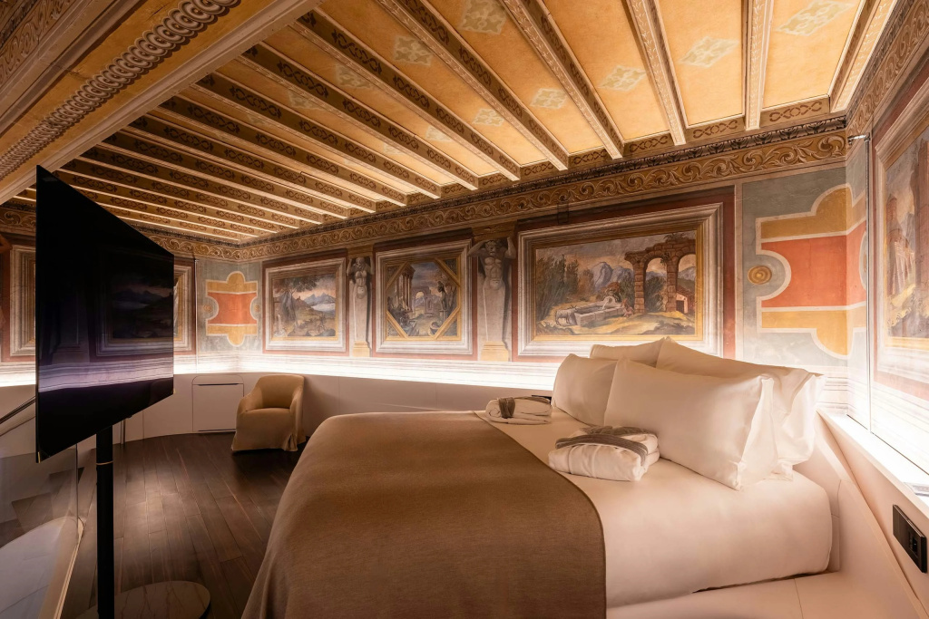 hotel_rooms