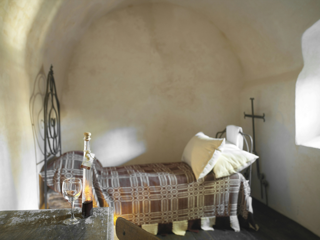hotel_rooms