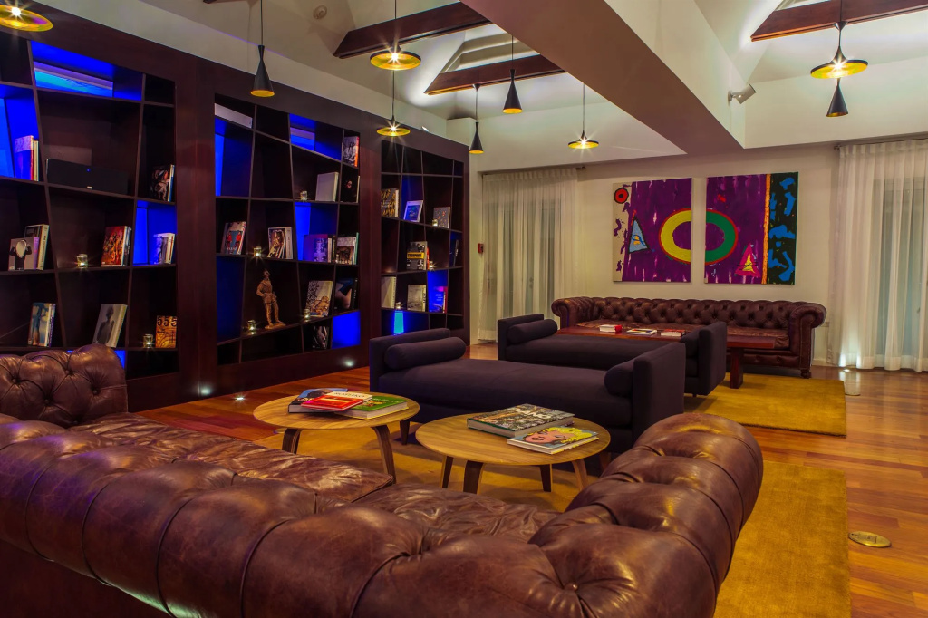 hotel_rooms