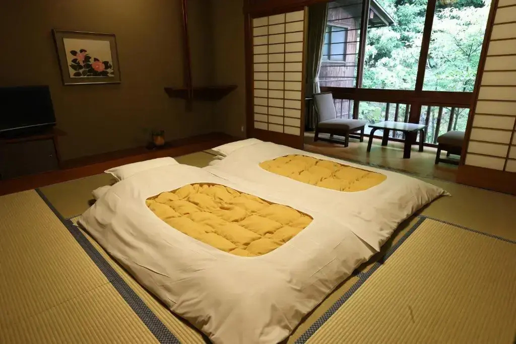 guest_rooms