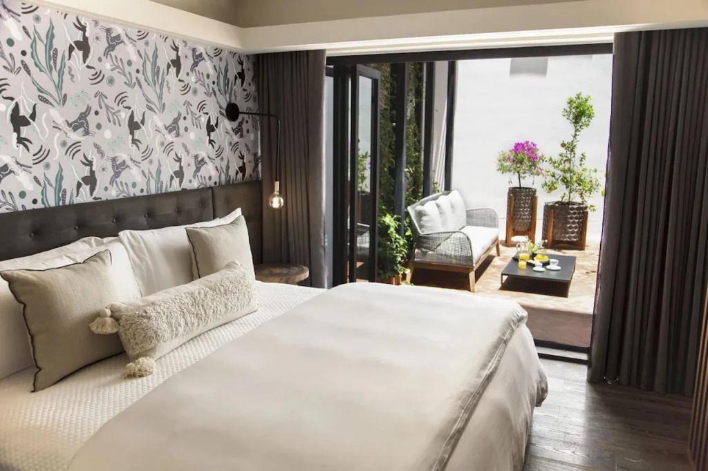 guest_rooms