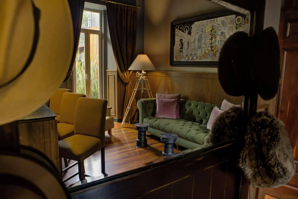hotel_rooms