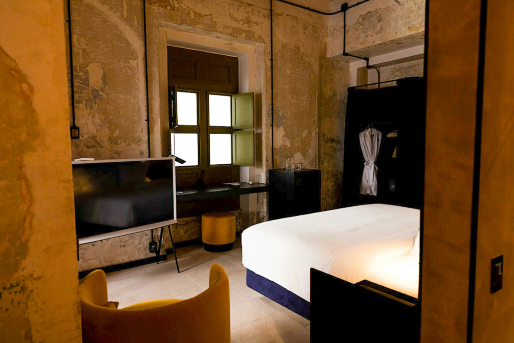 guest_rooms