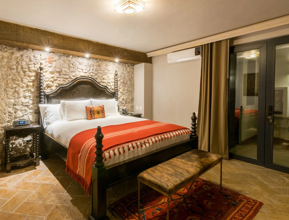 guest_rooms