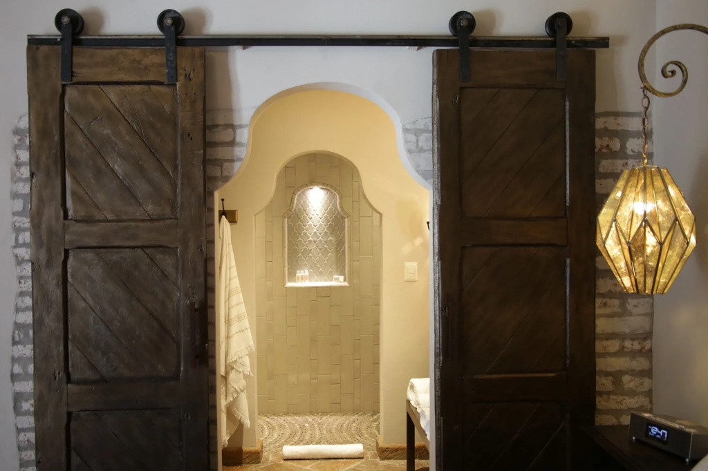 guest_rooms