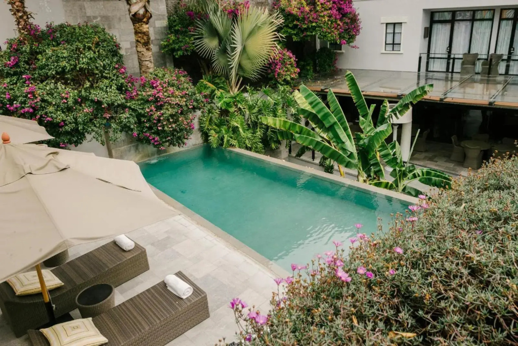 pool