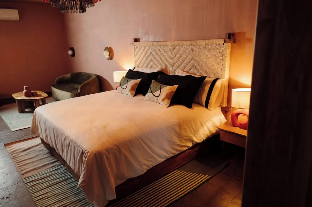 guest_rooms