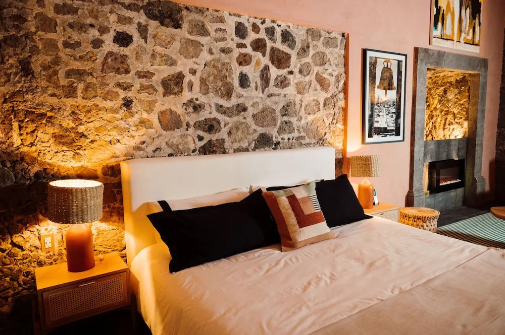 guest_rooms