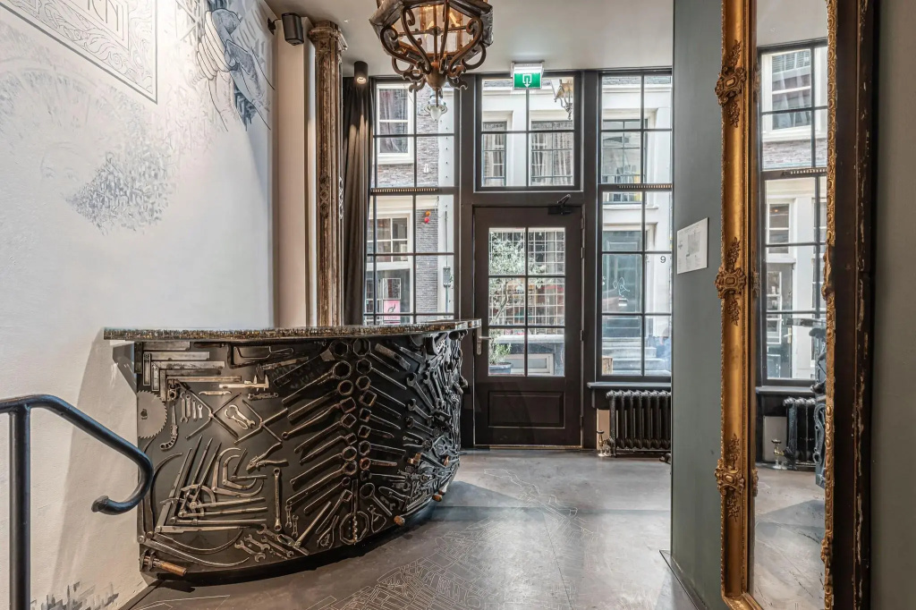 lobby