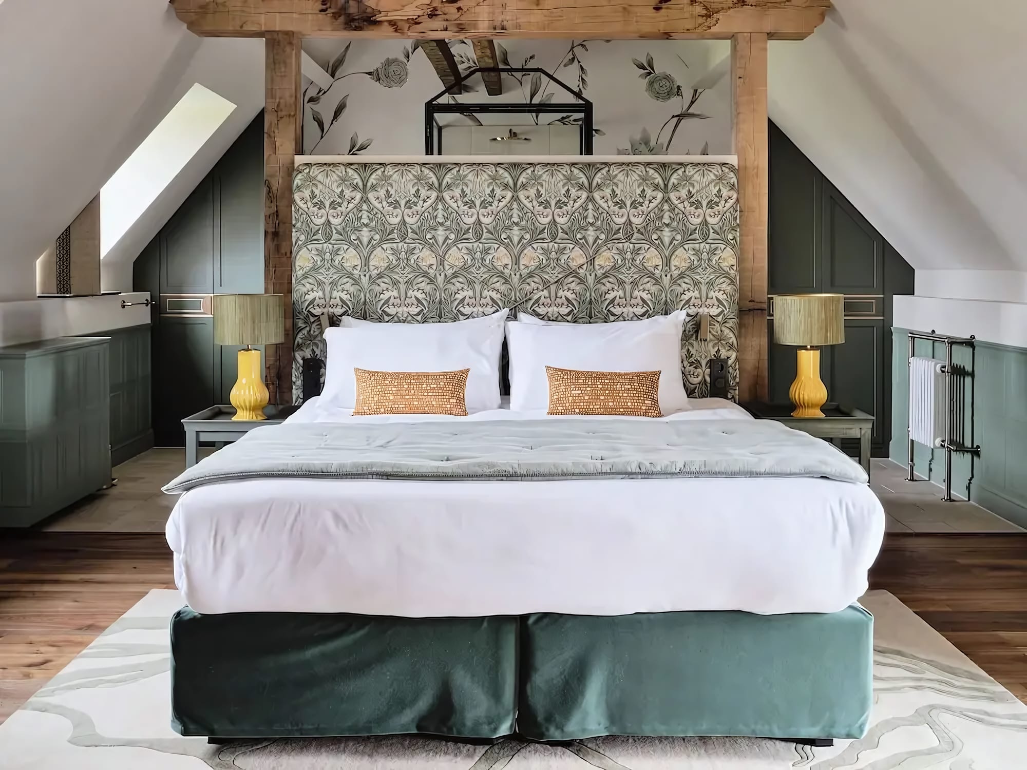 Seven Suites in the Estate's Original Logement