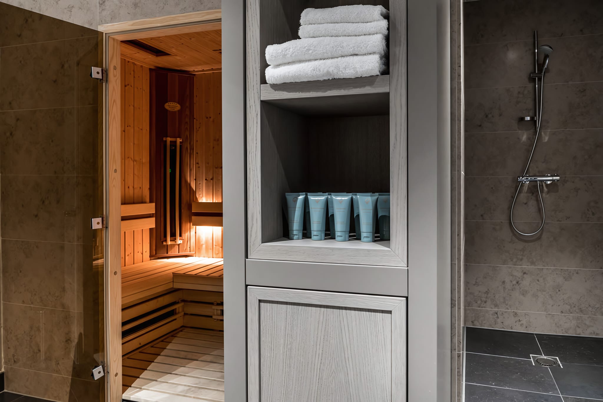 Two Private Infrared Saunas