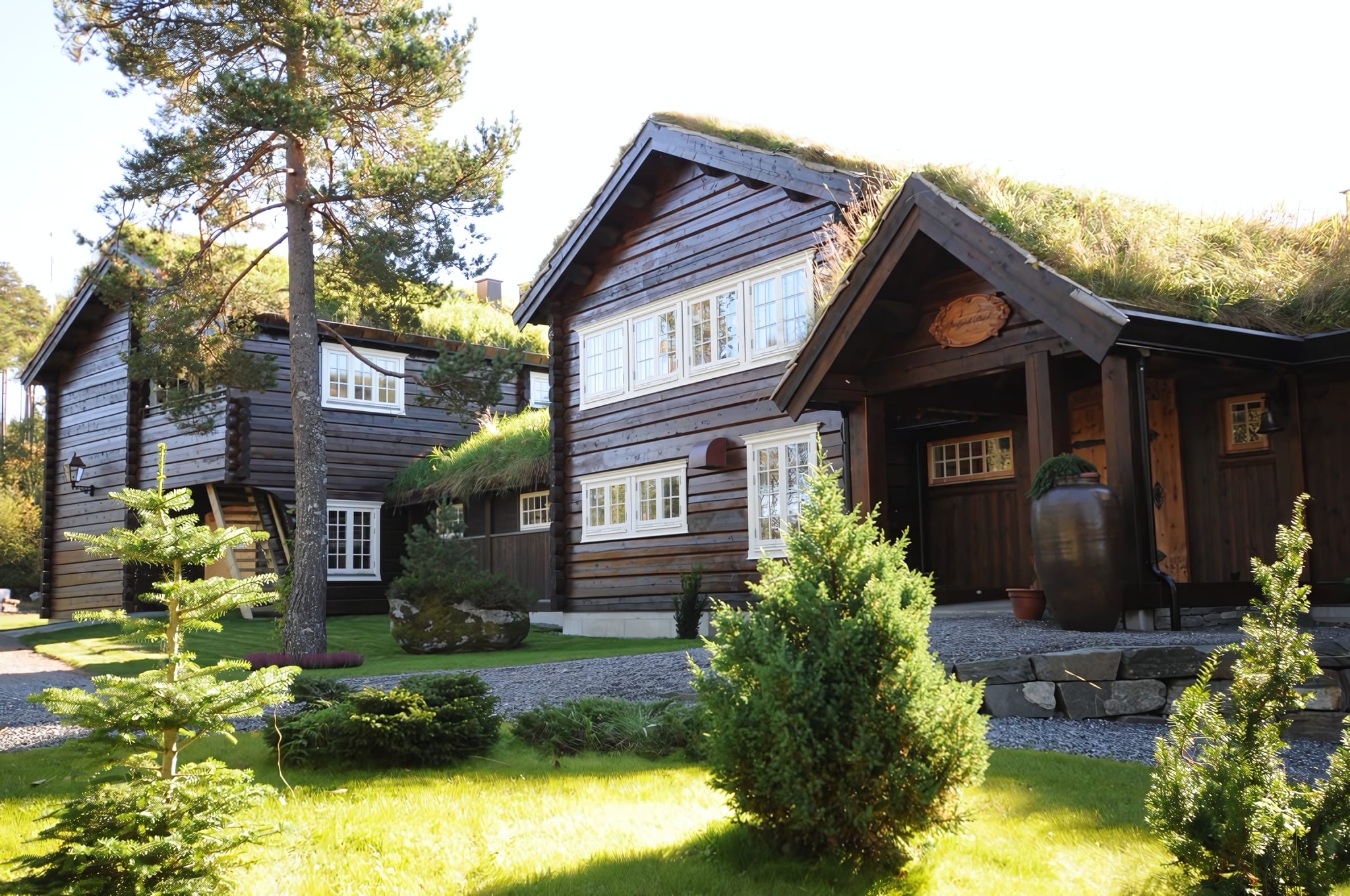 A Log-and-Sod Hillside Retreat