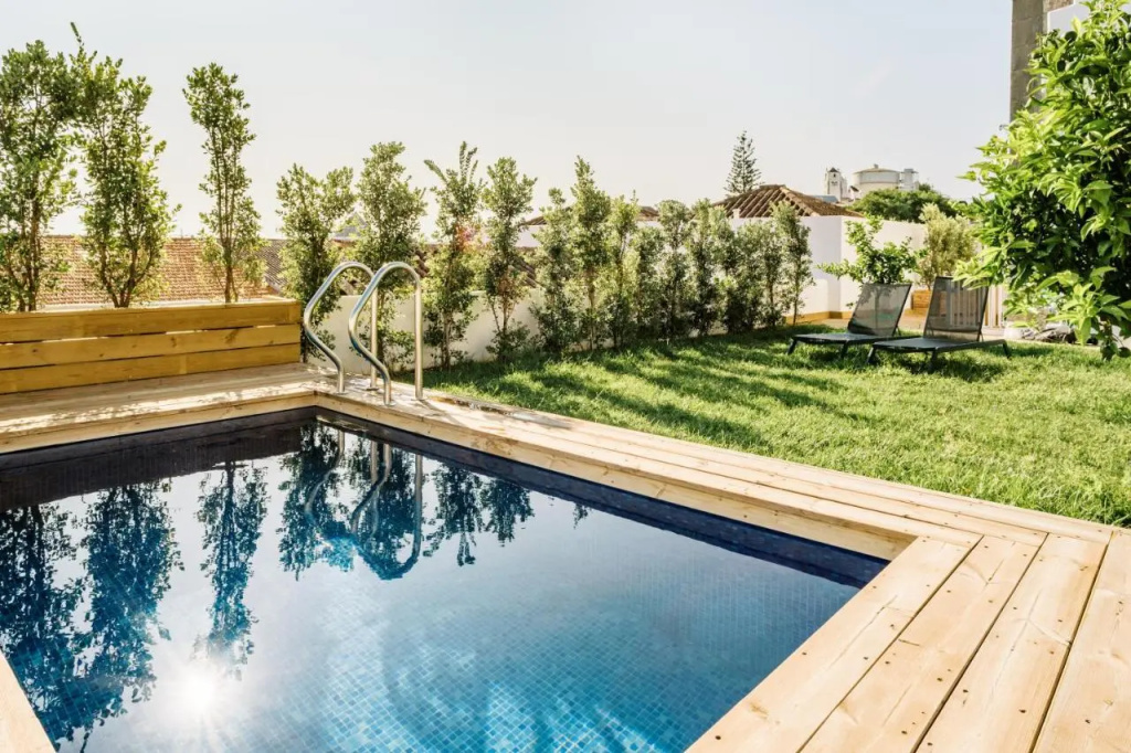 pool