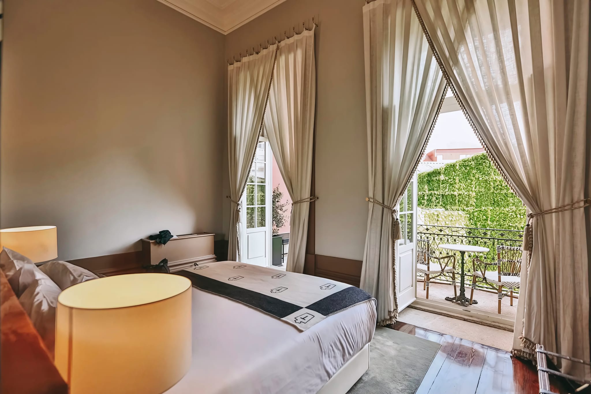 guest_rooms