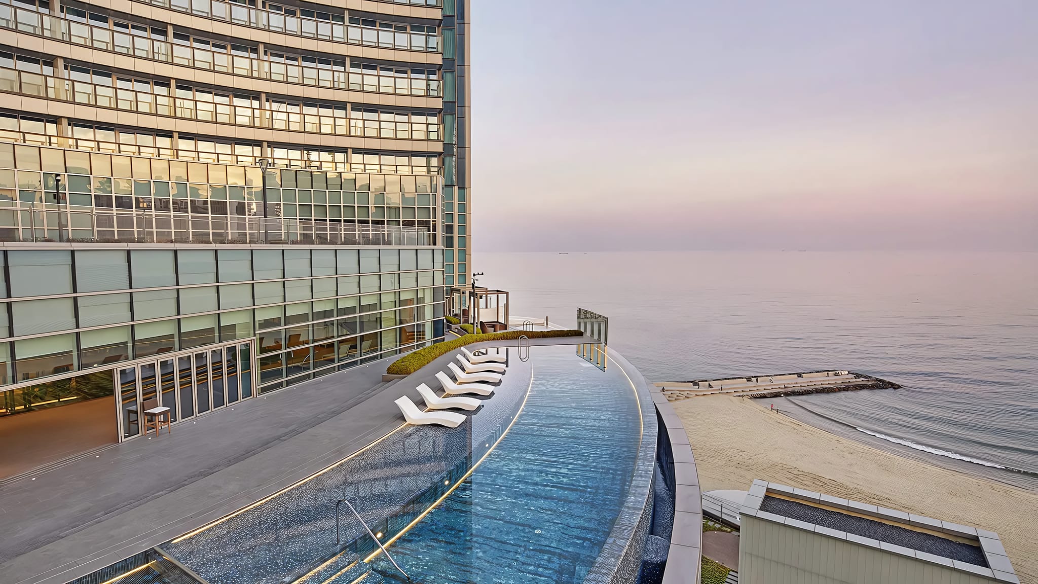 Korea's First Landmark Luxury Hotel