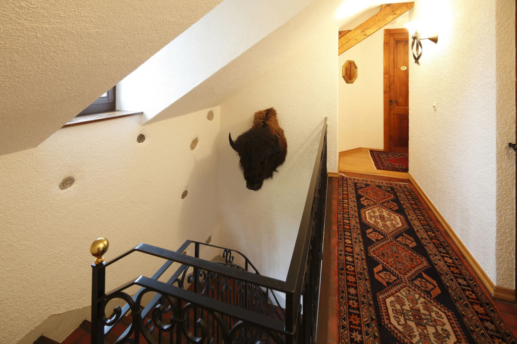 hotel_rooms