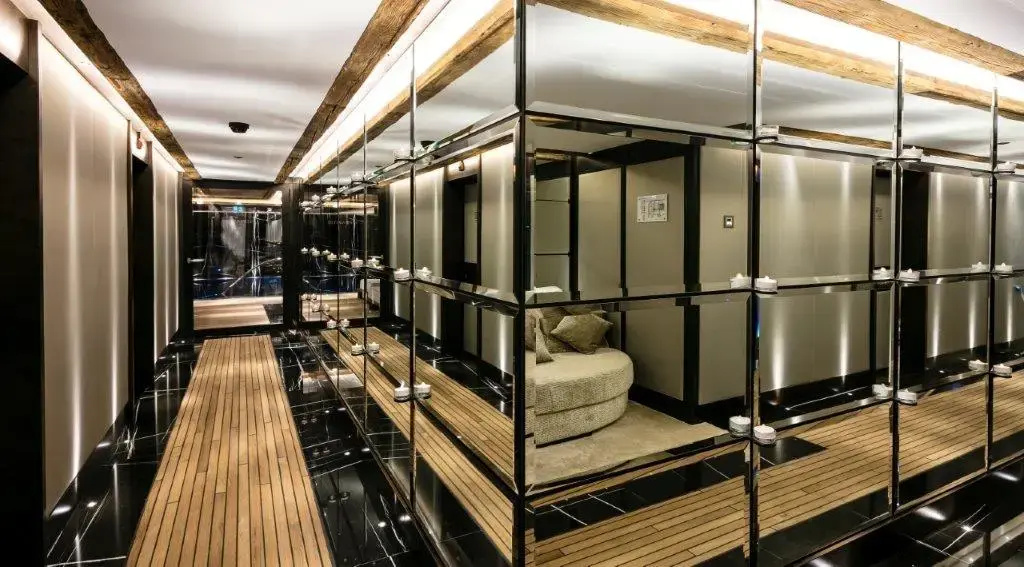 hotel_rooms