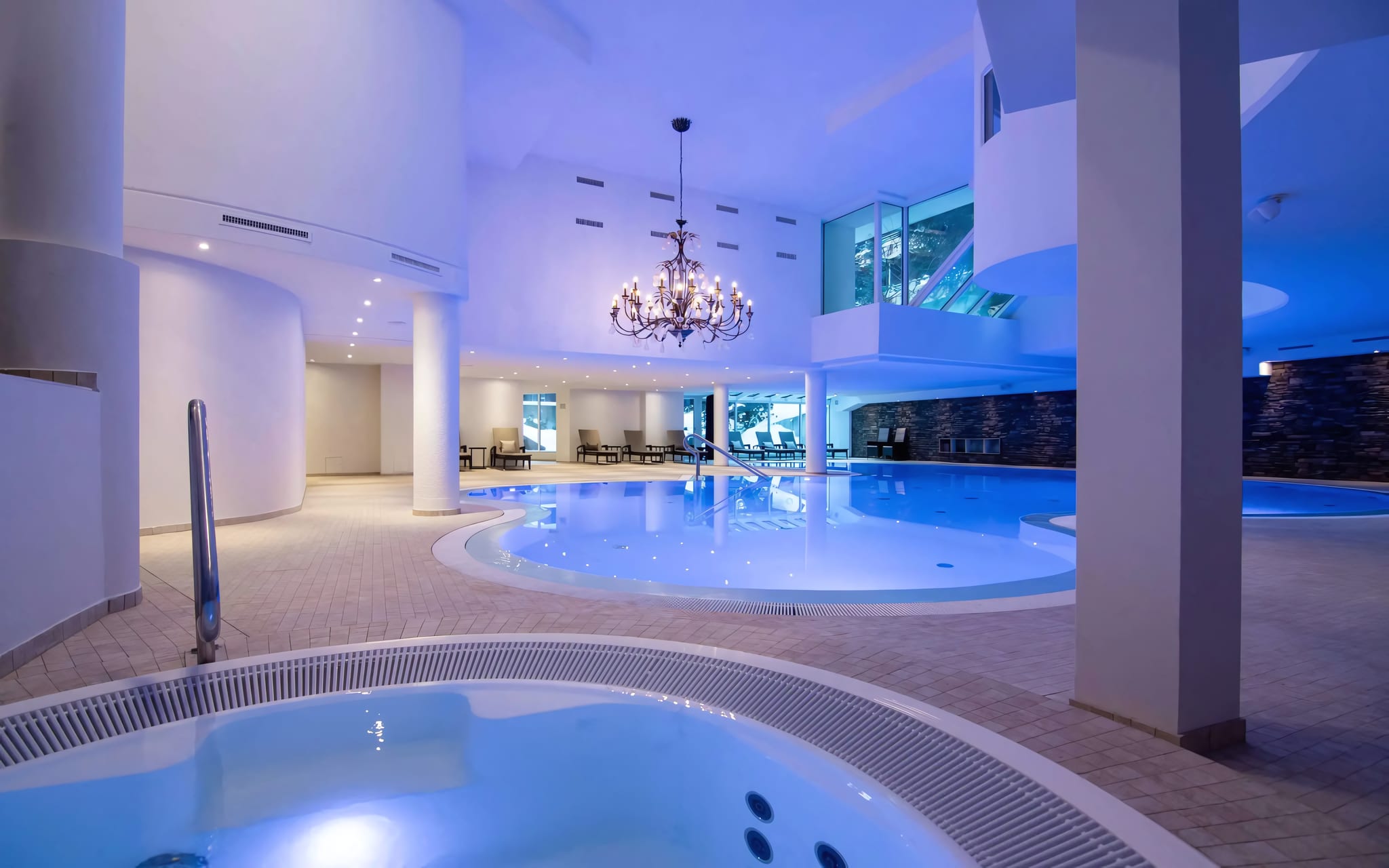 Heated Pools for Alpine Recovery