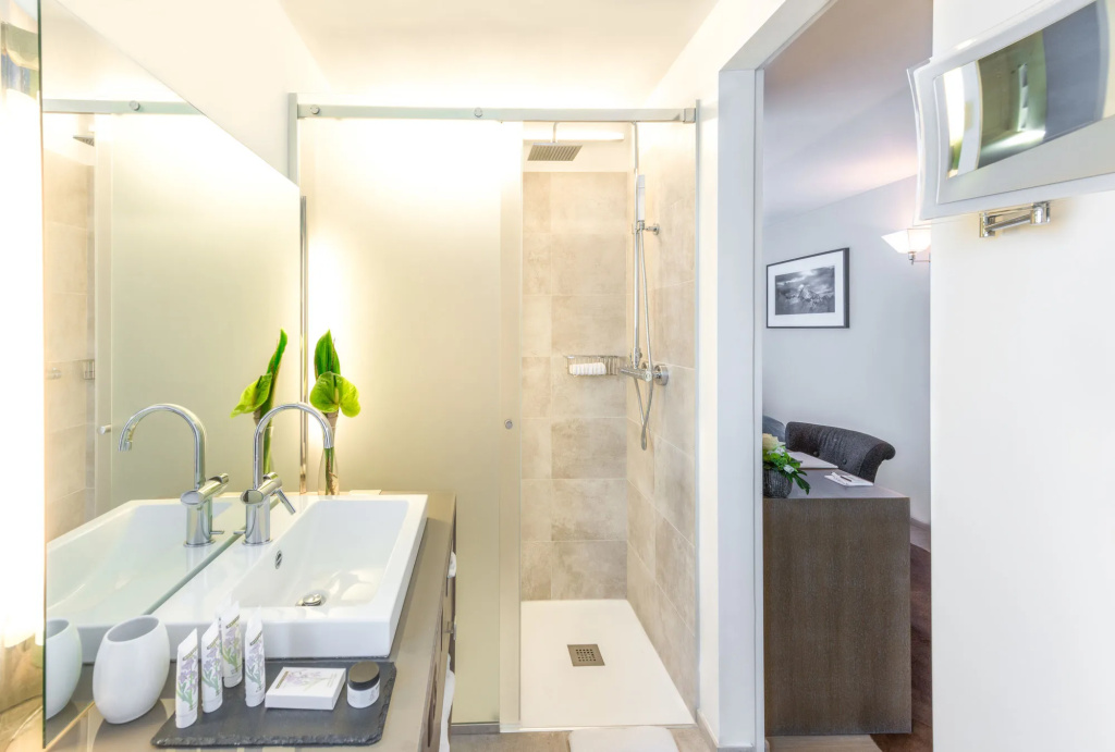 guest_rooms