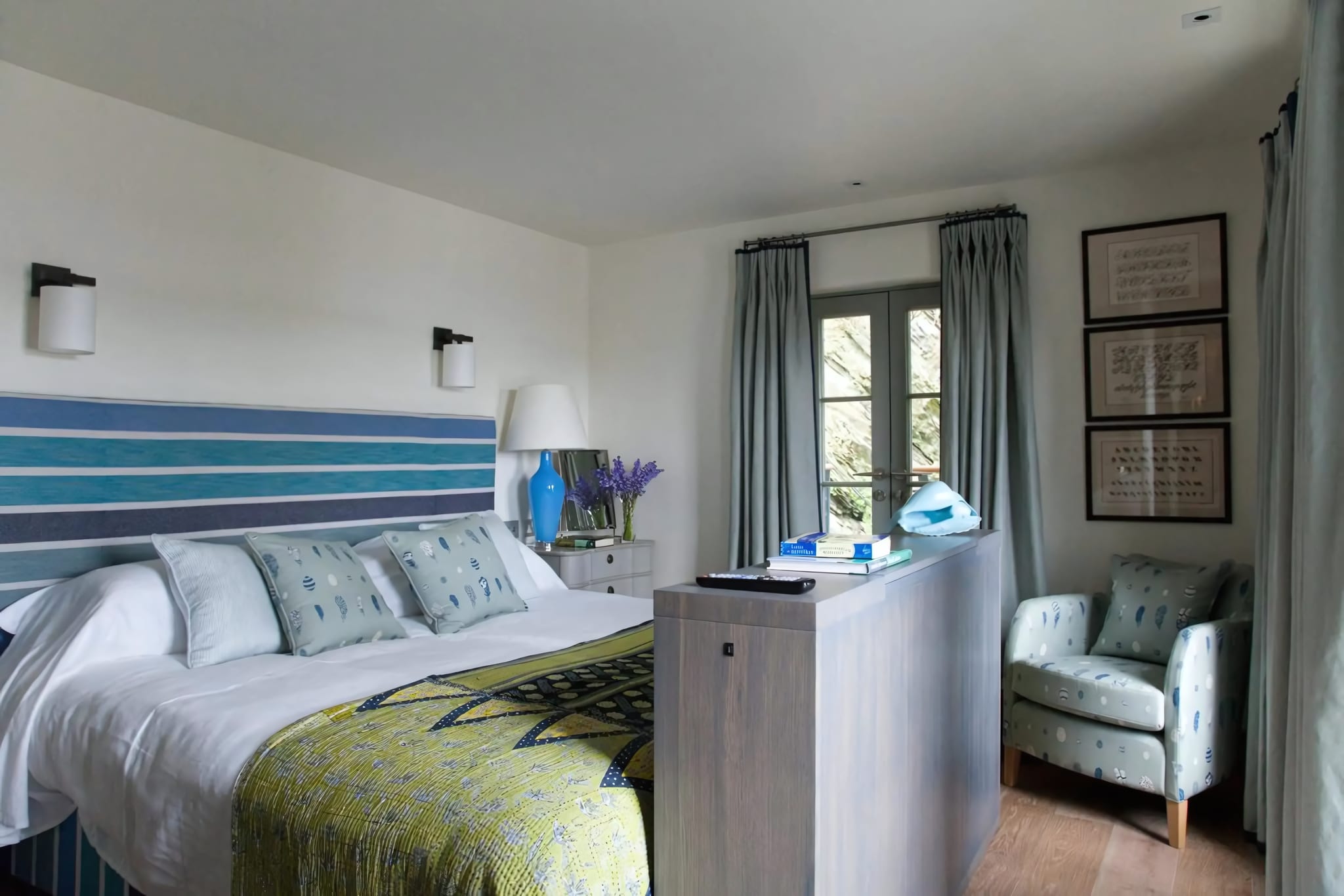 Thirty Individually Designed Sea-View Rooms