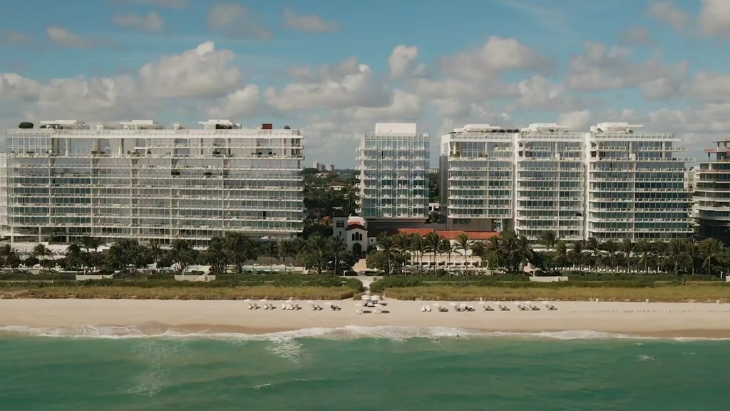 Four Seasons Hotel at The Surf Club