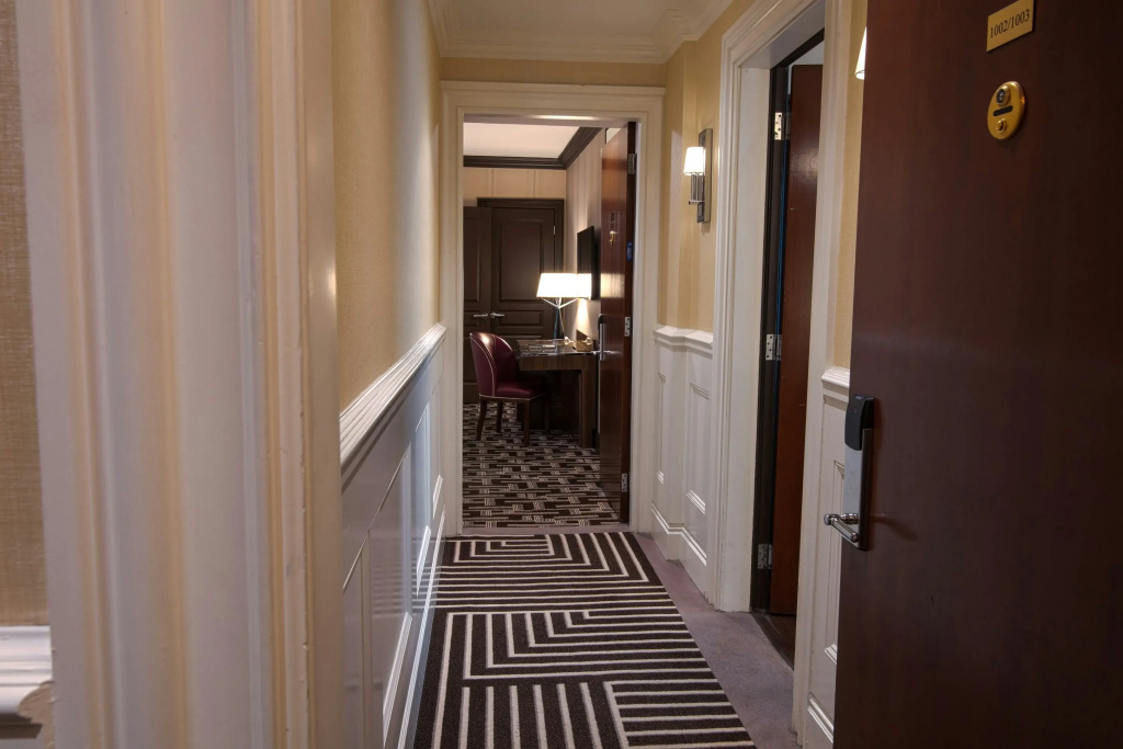 hotel_rooms