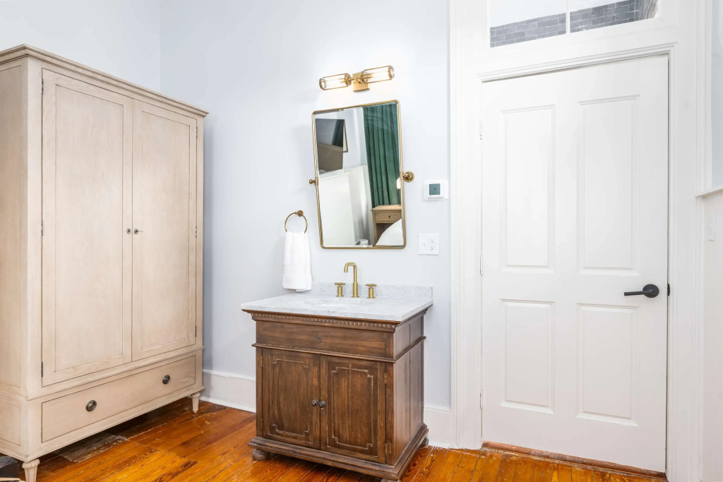 guest_rooms