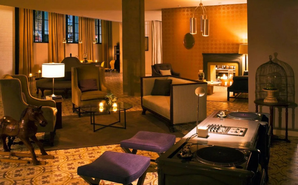 hotel_rooms