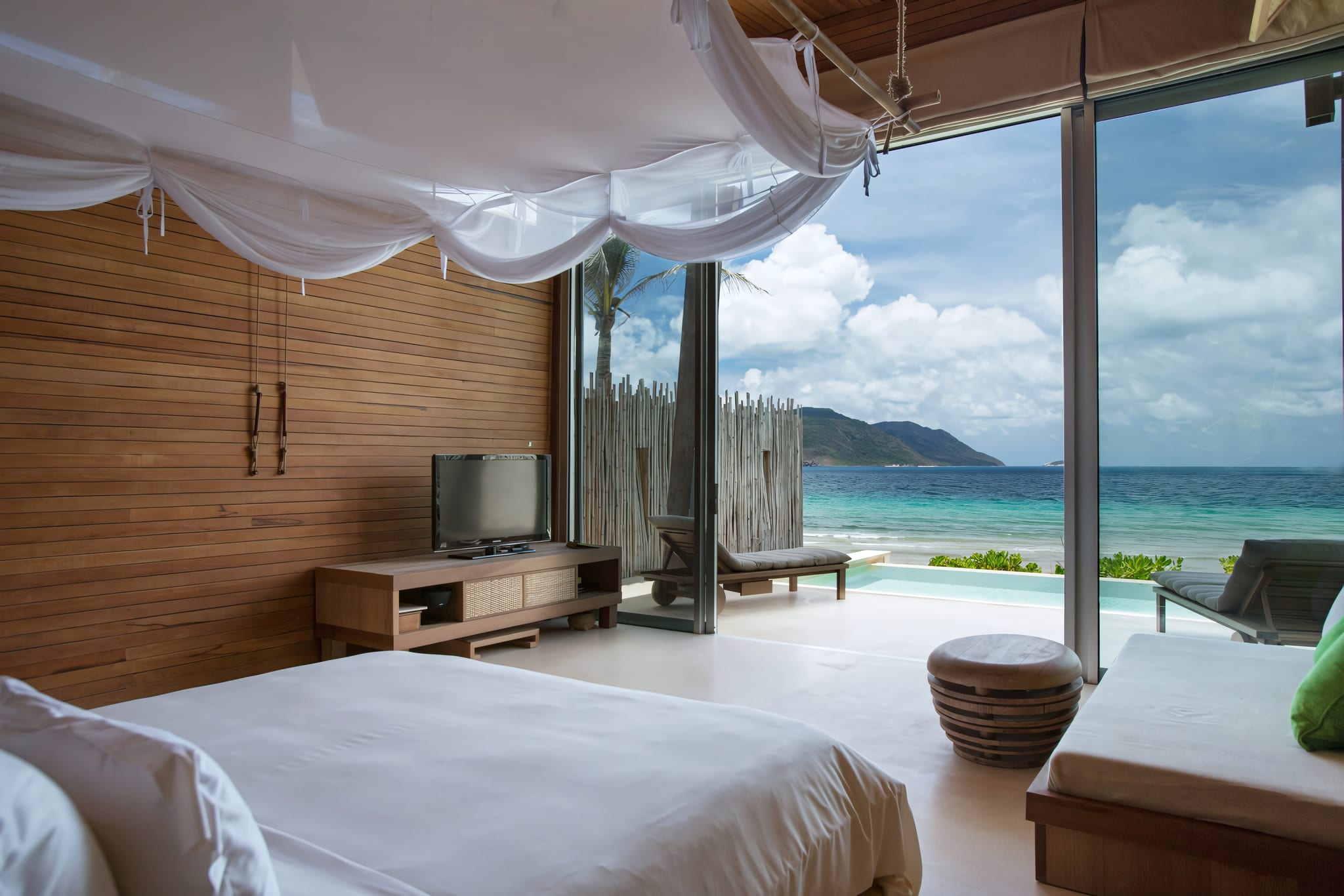 50 Contemporary Private Pool Villas
