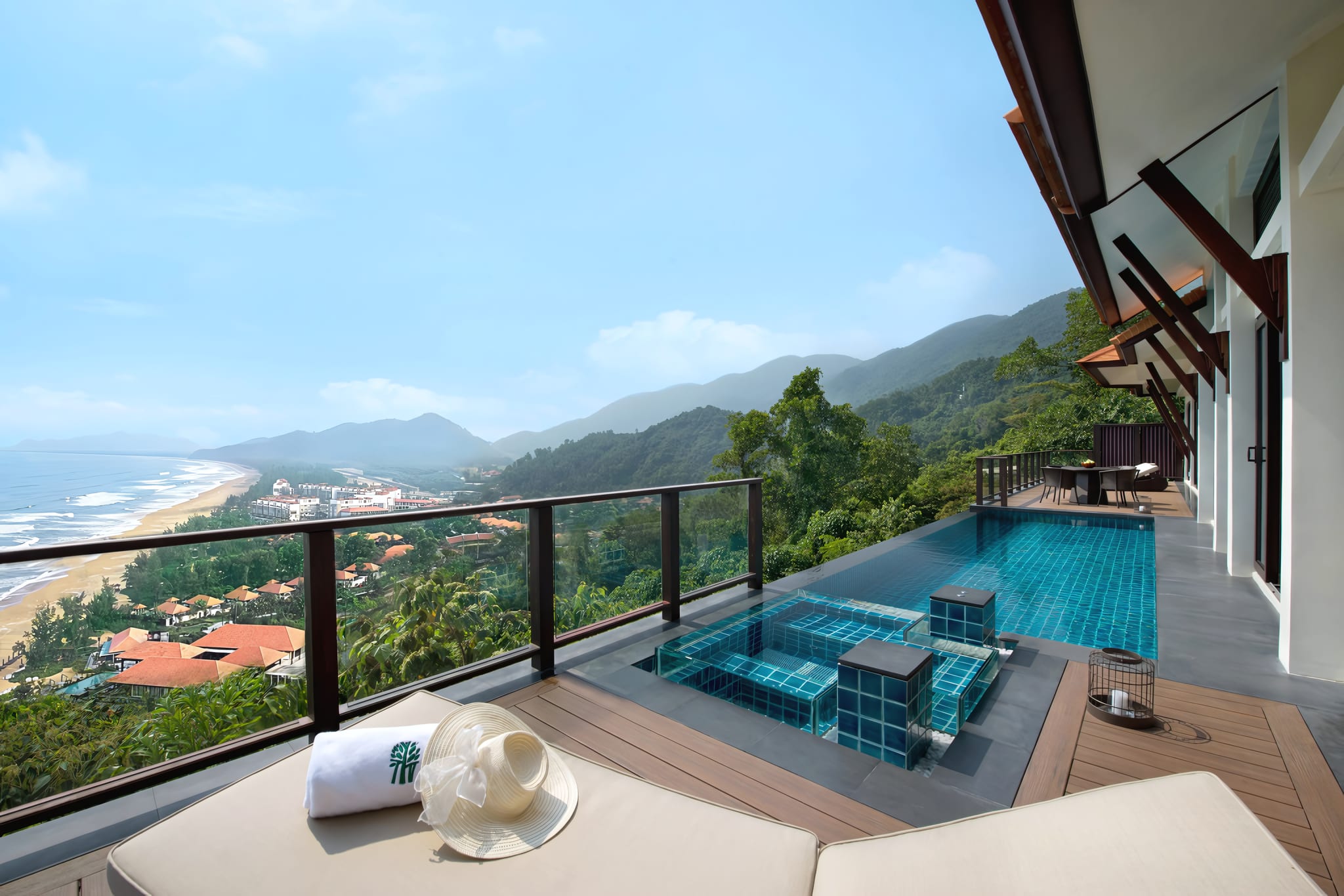 All-Pool Villas Along the Coast