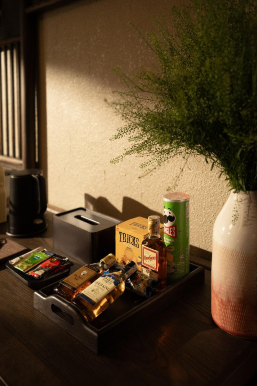 hotel_rooms