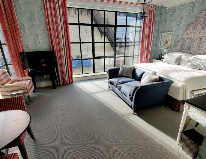 Junior Double Suite (Accessible) images